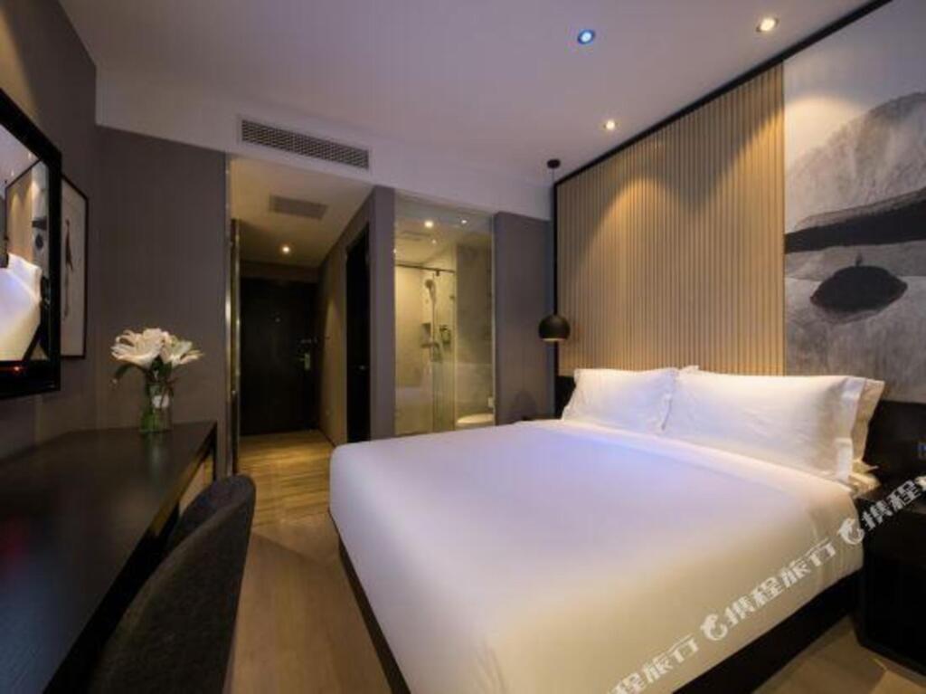 Шанхай: Orange Select Hotel(Shanghai National Exhibition and Convention Center Jiuting)