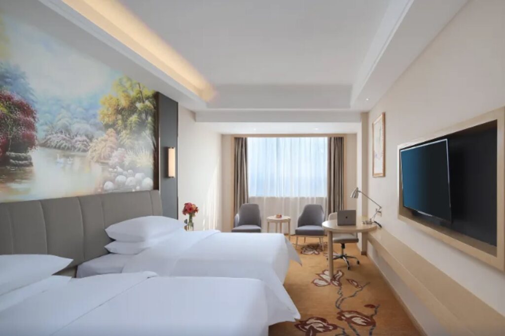 Цзясинь: Vienna International Hotel (Pinghu Zhangjiang Science and Technology Park)