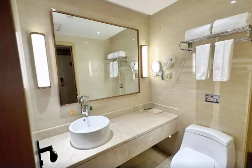 Цзясинь: Vienna International Hotel (Pinghu Zhangjiang Science and Technology Park)