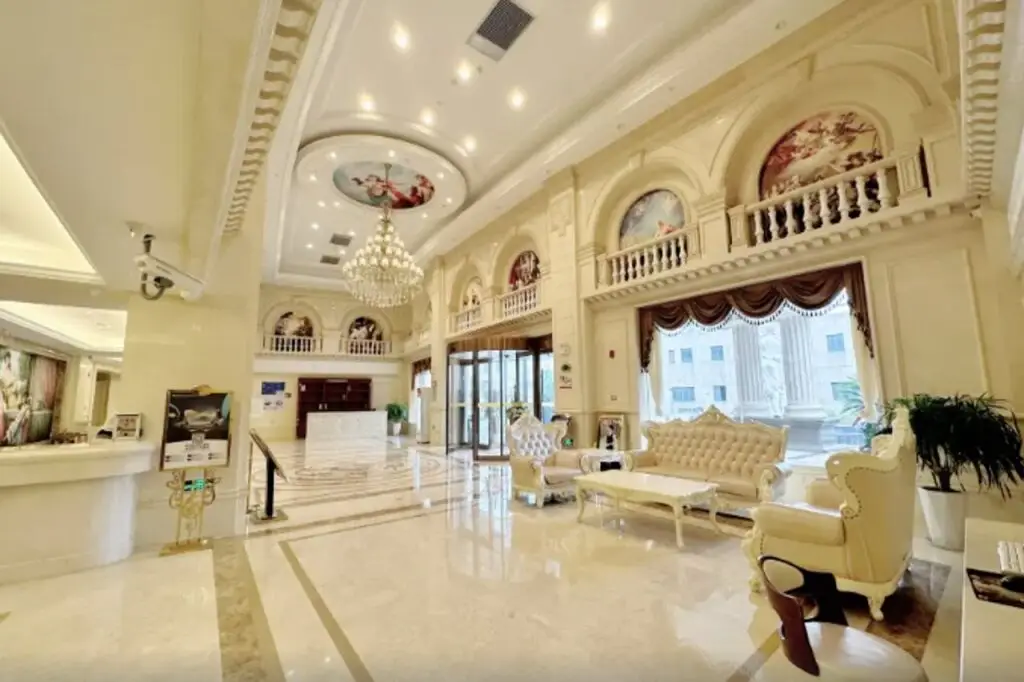 Цзясинь: Vienna International Hotel (Pinghu Zhangjiang Science and Technology Park)