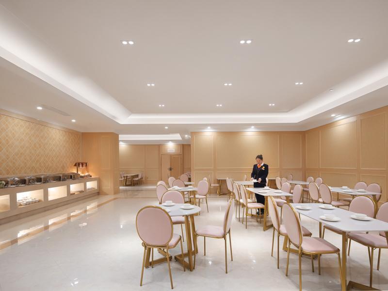 Шанхай: Vienna Hotel Shanghai Hongqiao Hub National Exhibition Center Huqingping Road