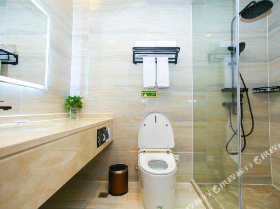 Шанхай: Vienna International Hotel (Kunshan Lujia Inspiration Square Town)