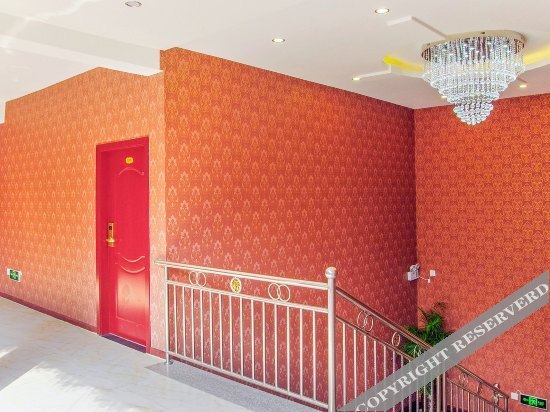 Лешан: Gaodeng Business Hotel
