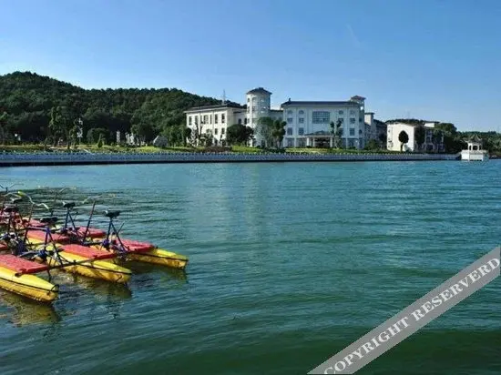 Сяньнин: Jiayushan Lake Hot Spring Resort Hotel