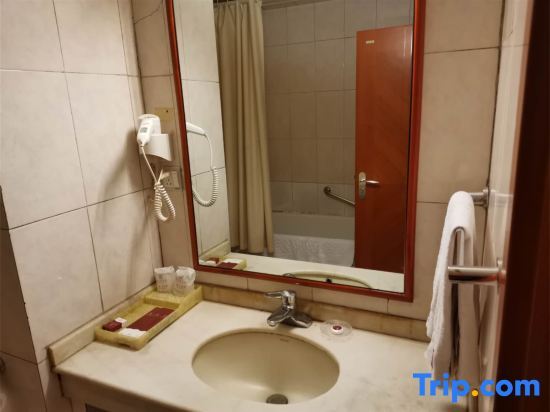 Мишань: Guibinlou Hotel