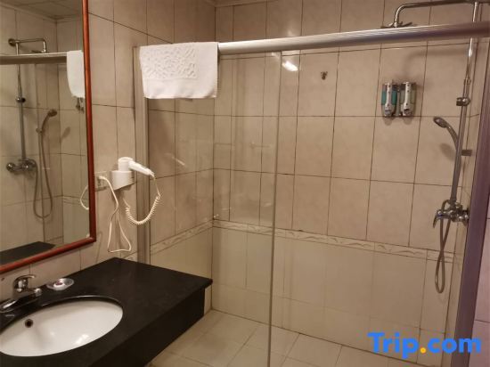 Мишань: Guibinlou Hotel