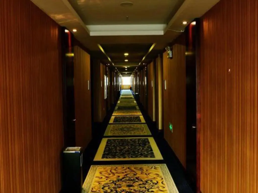 Инин: Yilihe Hotel