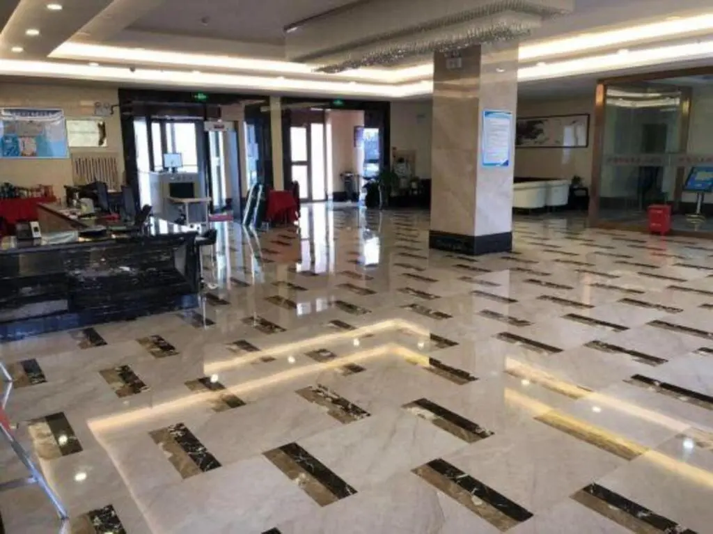 Инин: Yilihe Hotel