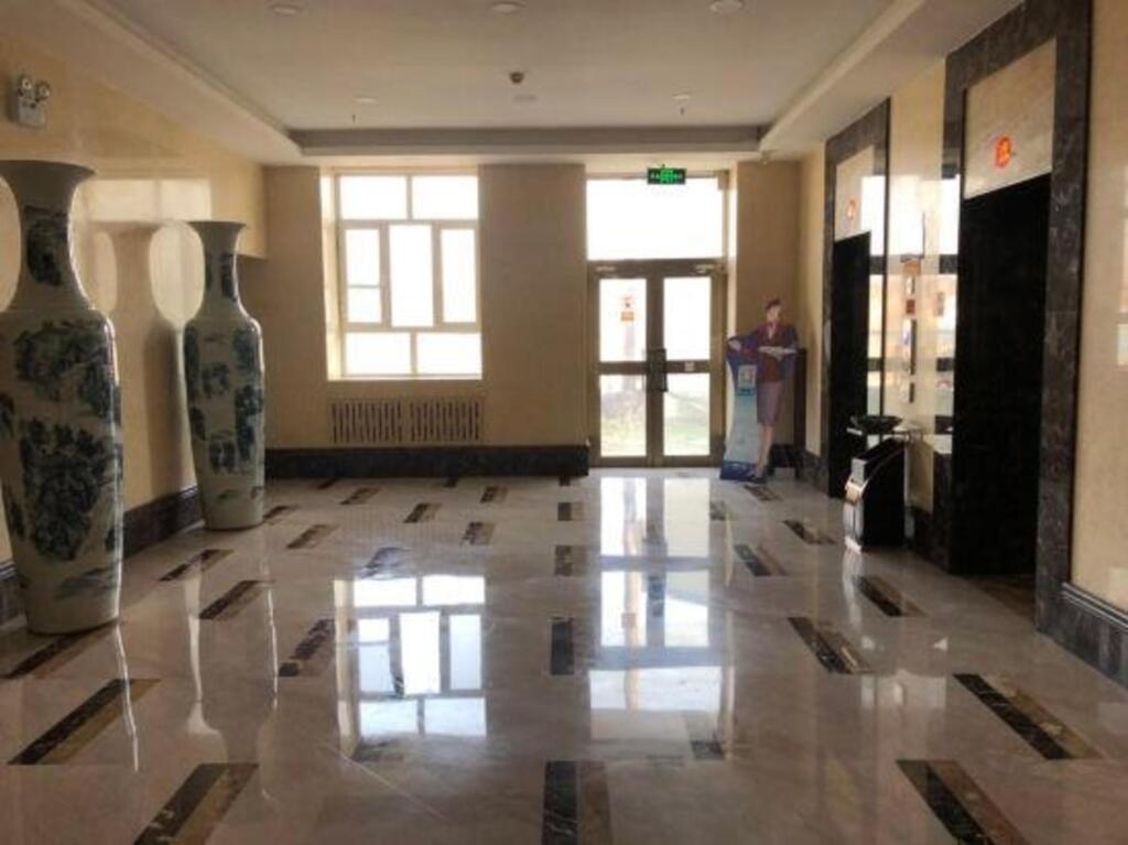 Инин: Yilihe Hotel