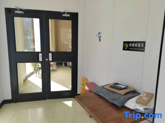 Пекин: Super 8 Hotel Shungqiao store