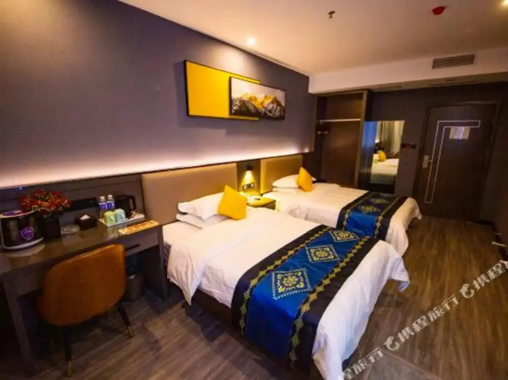 Чжумадянь: 7 Days Inn( Zhumadian high speed railway station square store)
