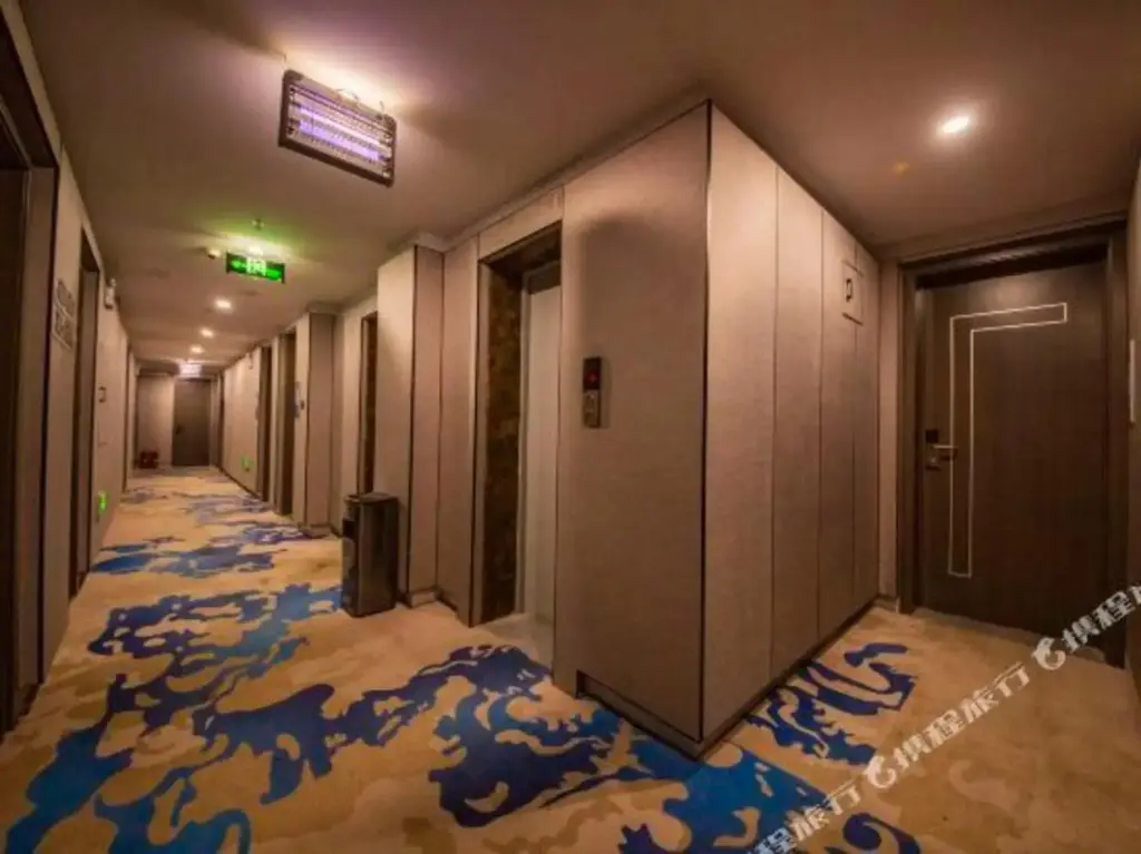 Чжумадянь: 7 Days Inn( Zhumadian high speed railway station square store)