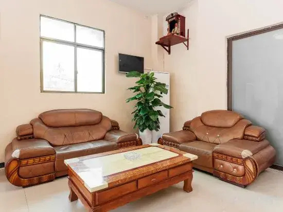 Санья: Oyo Hongfan business travel rental (Lingshui Qingshuiwan)