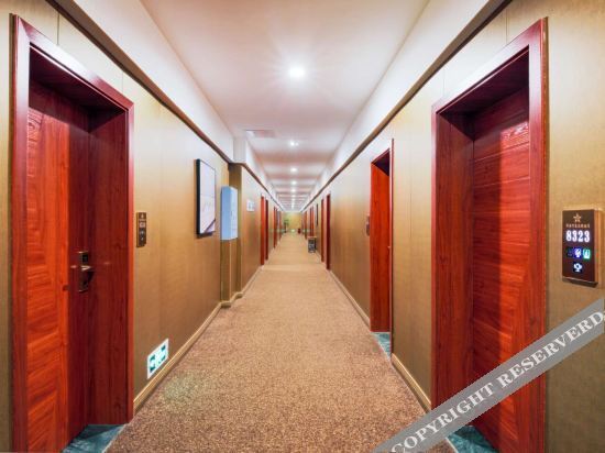 Хуайхуа: Huaihua Junyuan Marriott Hotel (Sports Center)