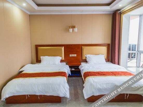 Гуджиао Лаоджие: Longli Cady Hotel