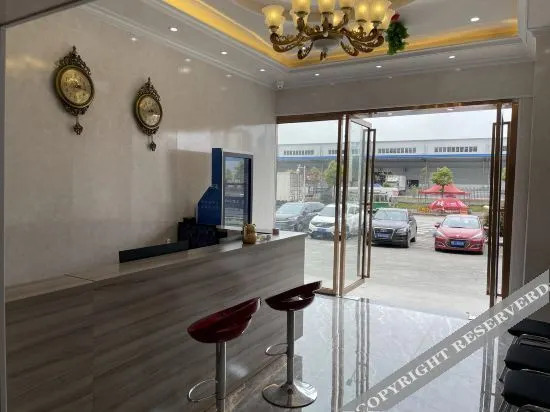 Гуджиао Лаоджие: Longli Cady Hotel