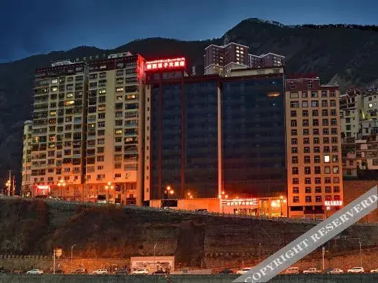 Хэкоу: 雅江康巴汉子大酒店