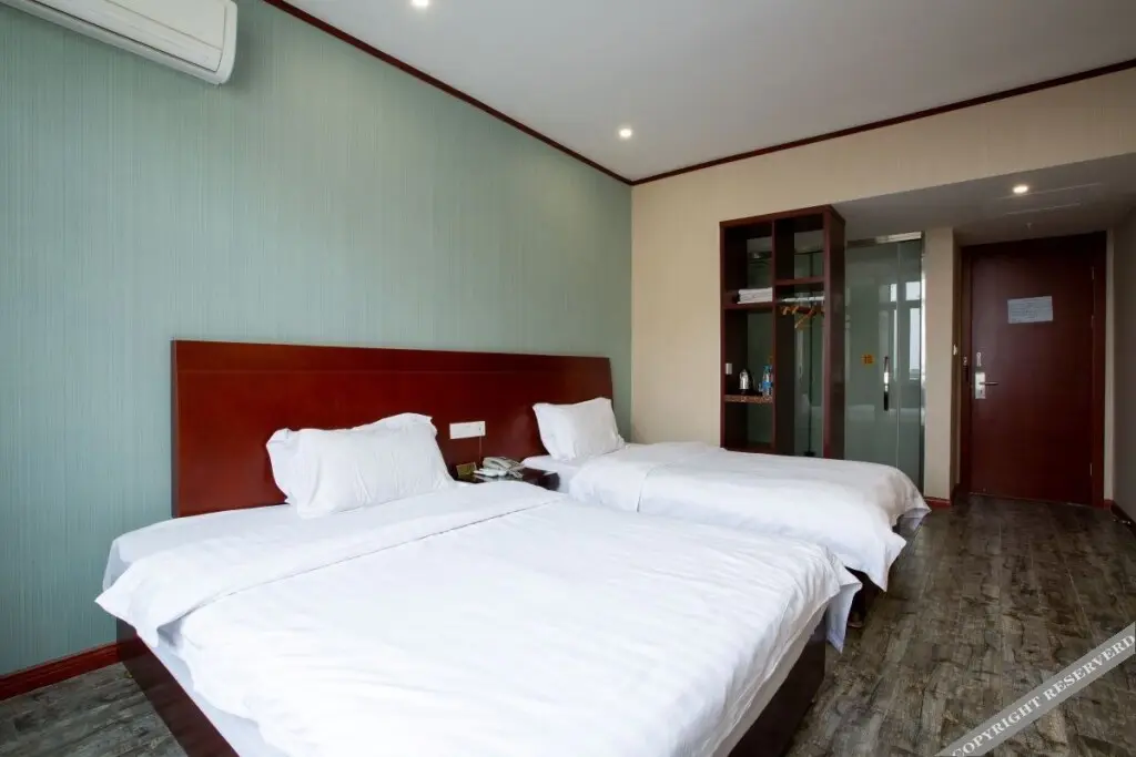 Нинбо: Yilai Hotel (Cixi Zhangqi colorful Plaza Hotel)