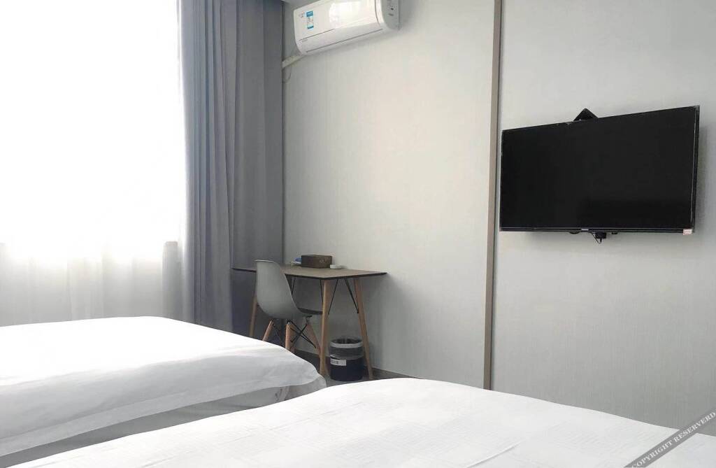 Нинбо: Yilai Hotel (Cixi Zhangqi colorful Plaza Hotel)