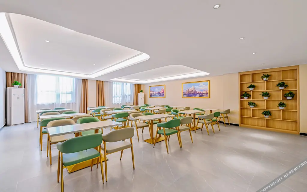 Хэчи: Vienna 3 Best Hotel (Huanjiang Maonan Jinjie Branch)