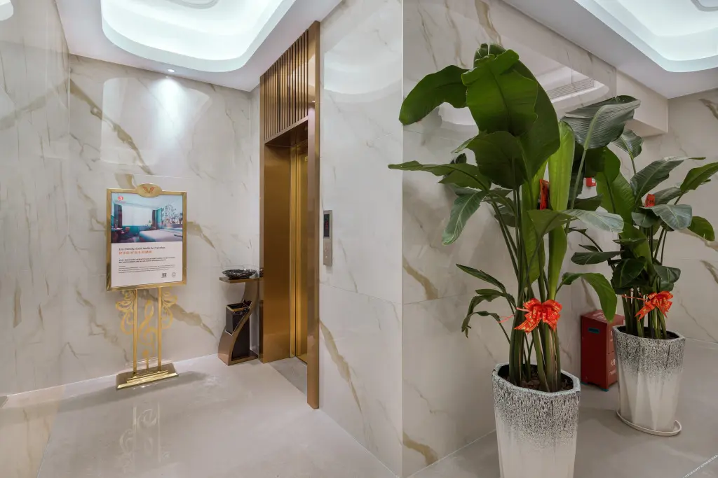 Хэчи: Vienna 3 Best Hotel (Huanjiang Maonan Jinjie Branch)