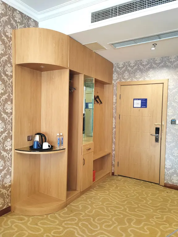 Чунцин: Huangting Light Residence Hotel (Chongqing Cibo Center Store)