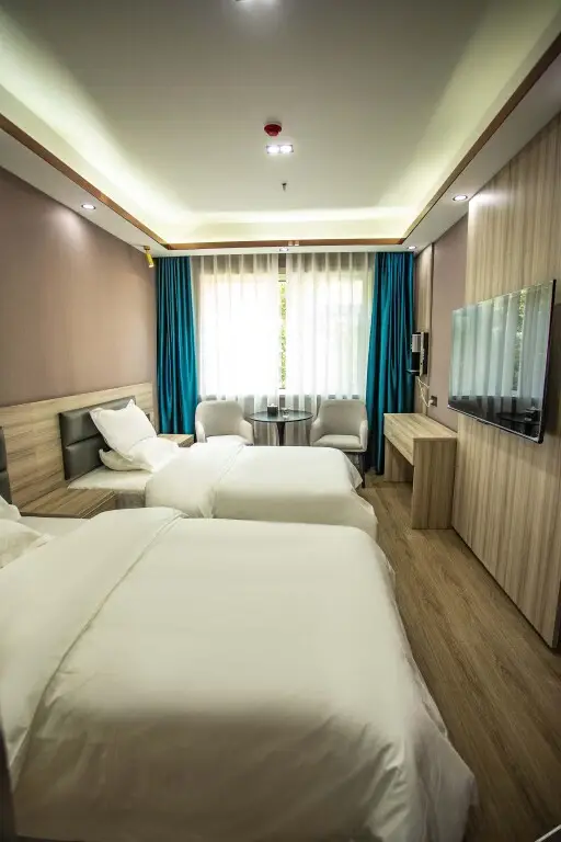 7 Days Hotel (South Street, Lixiang, Weixian) — фото 1