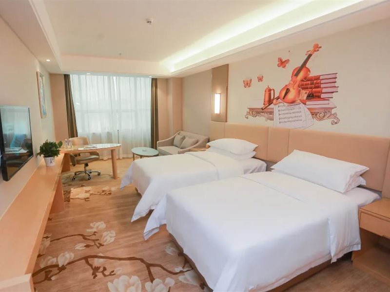 Шэньчжэнь: Vienna International Hotel (Shenzhen Pinghu Metro Station)