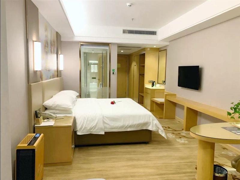 Шэньчжэнь: Vienna International Hotel (Shenzhen Pinghu Metro Station)