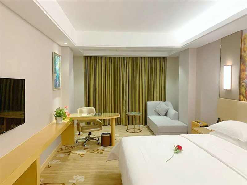 Шэньчжэнь: Vienna International Hotel (Shenzhen Pinghu Metro Station)