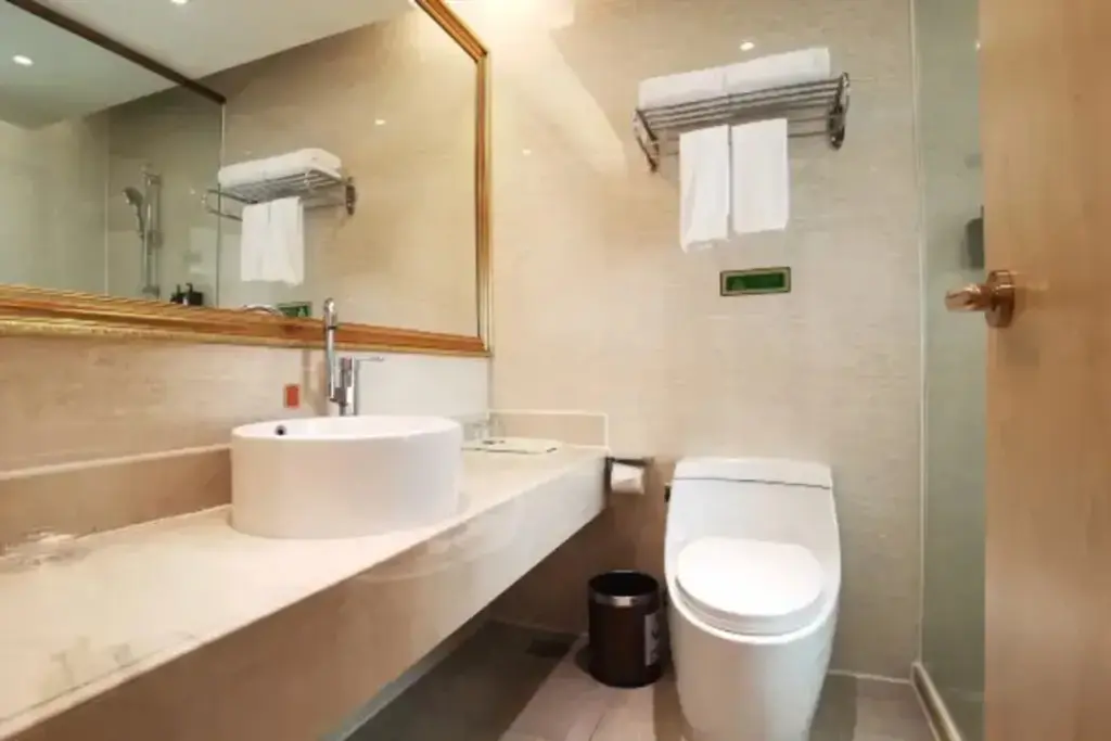 Шэньчжэнь: Vienna Hotel (Shenzhen Window of the World, Qiaocheng East Metro Station)