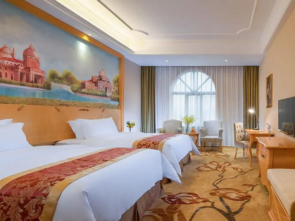 Шэньчжэнь: Vienna Hotel Shenzhen Longgang Dayun Center Branch