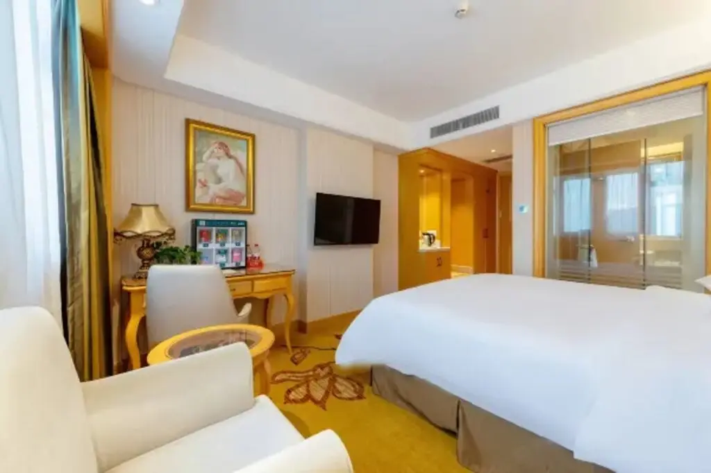 Шэньчжэнь: Vienna Hotel Shenzhen Qinghu Metro Station