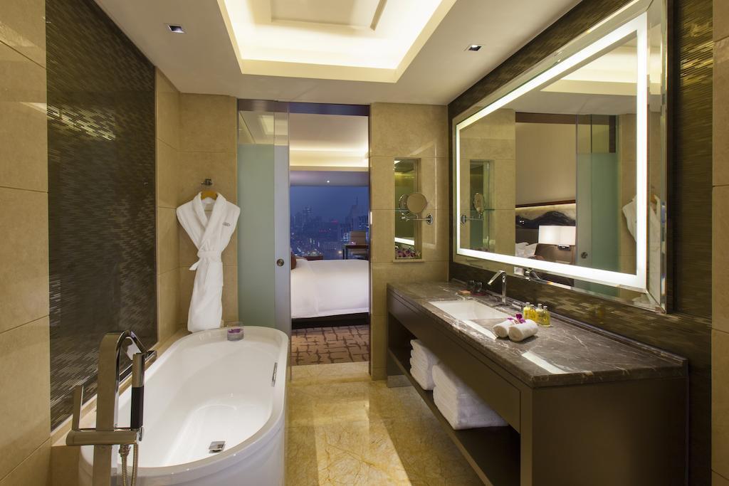 Цзинань: Crowne Plaza Jinan City Center