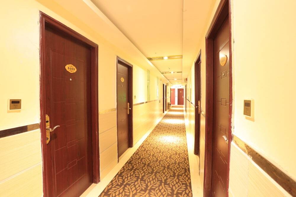Шэньчжэнь: OYO8006 Jingbo Hotel