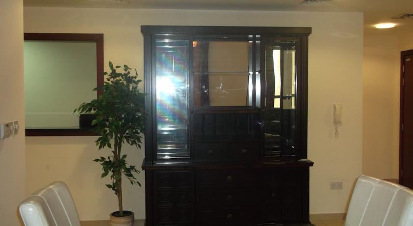 Дубай: Vogue 2br at Shams 2 Jbr by Deluxe Holiday Homes