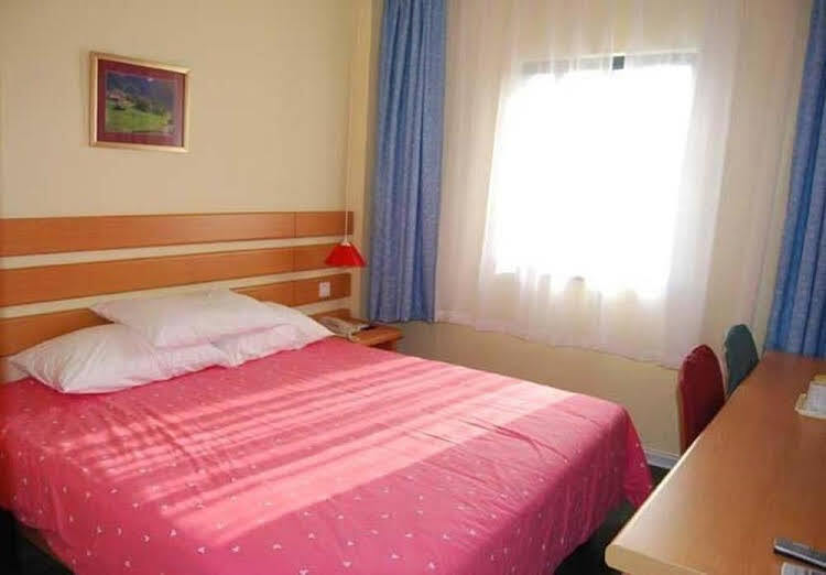 Сучжоу: Home Inn Suzhou Amusement Land Heshan Road