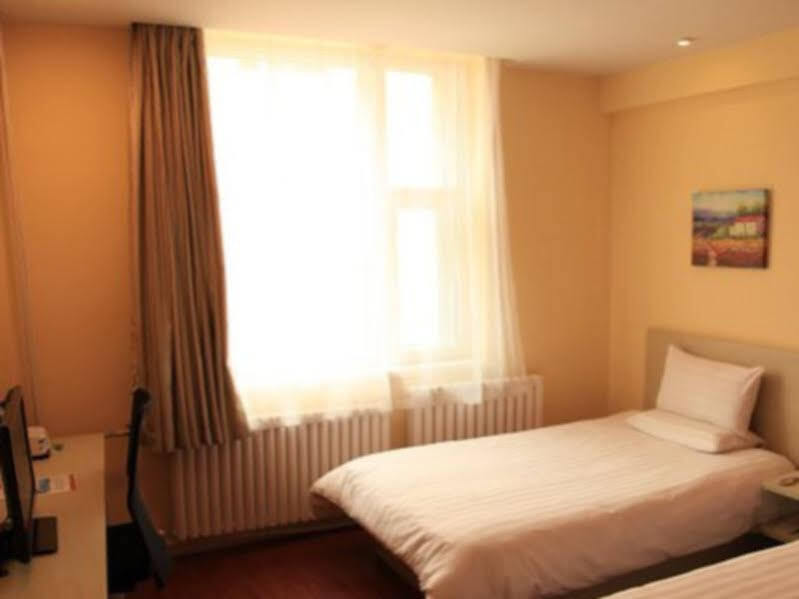 Чанчунь: Hanting Hotel ( Changchun First Yard Branch Of Ji Da, An Da Street)