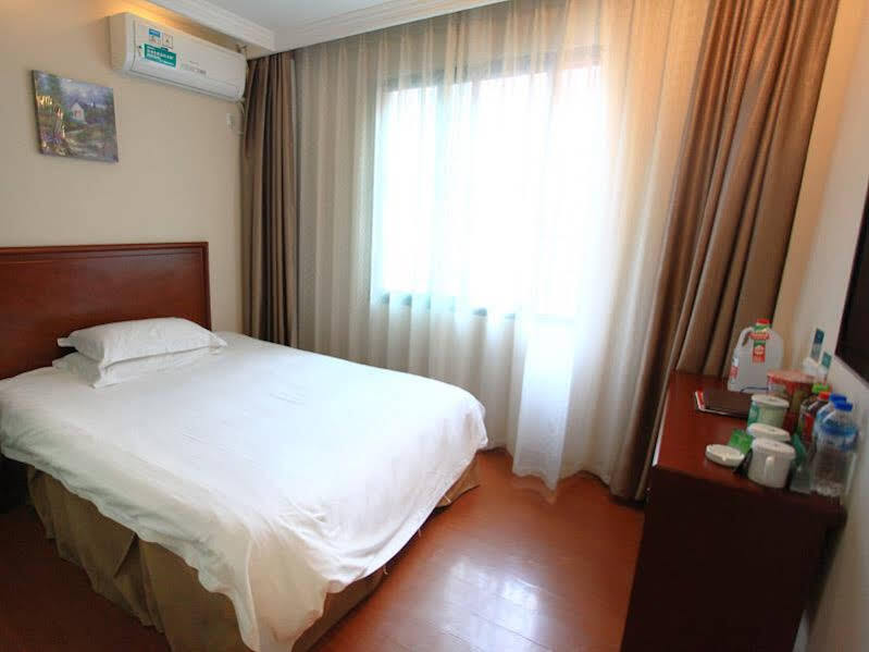 Хэфэй: Greentree Inn Hefei Railway Station Shell Hotel