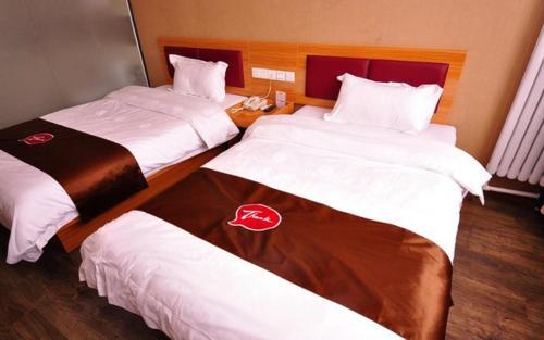 Дежоу: Thank Inn Chain Hotel Shandong Dezhou Qihe Sunshine Plaza