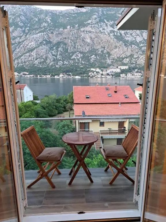 Доброта: Amazing Flat with View in Prčanj Montenegro