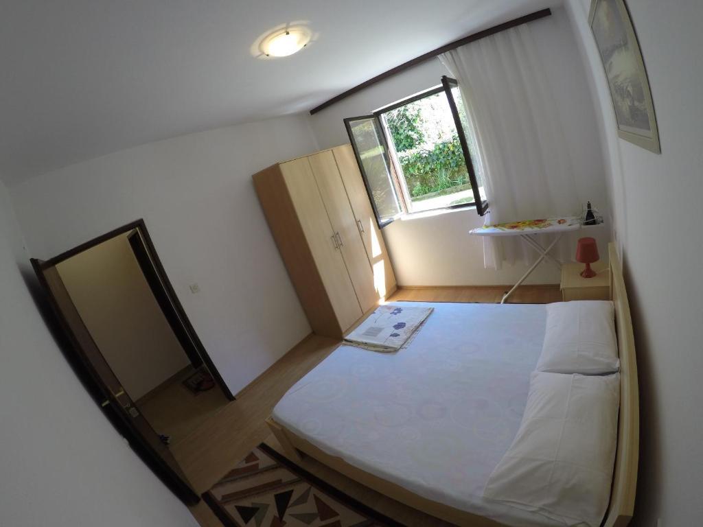 Доброта: Apartment Kotor-Andrija Jovanovic