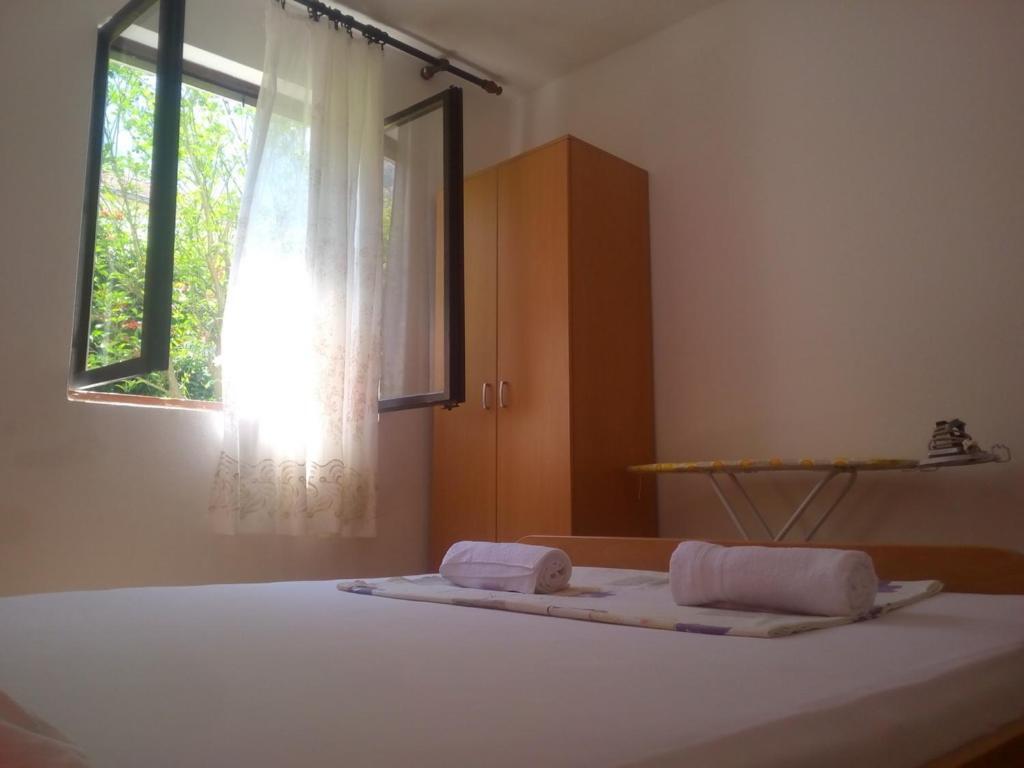 Доброта: Apartment Kotor-Andrija Jovanovic