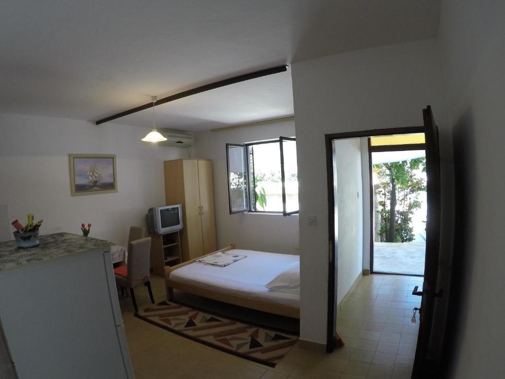 Доброта: Apartment Kotor-Andrija Jovanovic