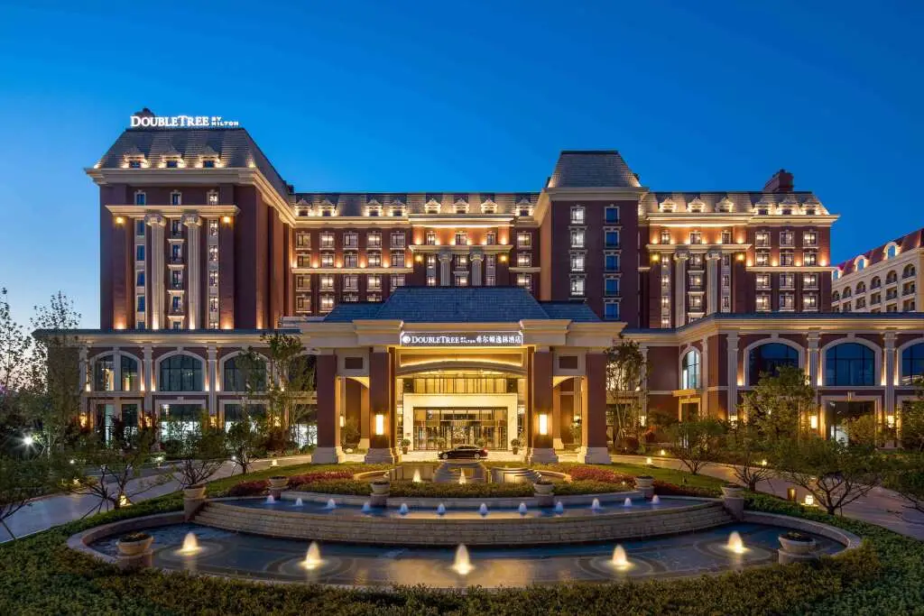 DoubleTree by Hilton Qingdao Oriental Movie Metropolis — фото 1