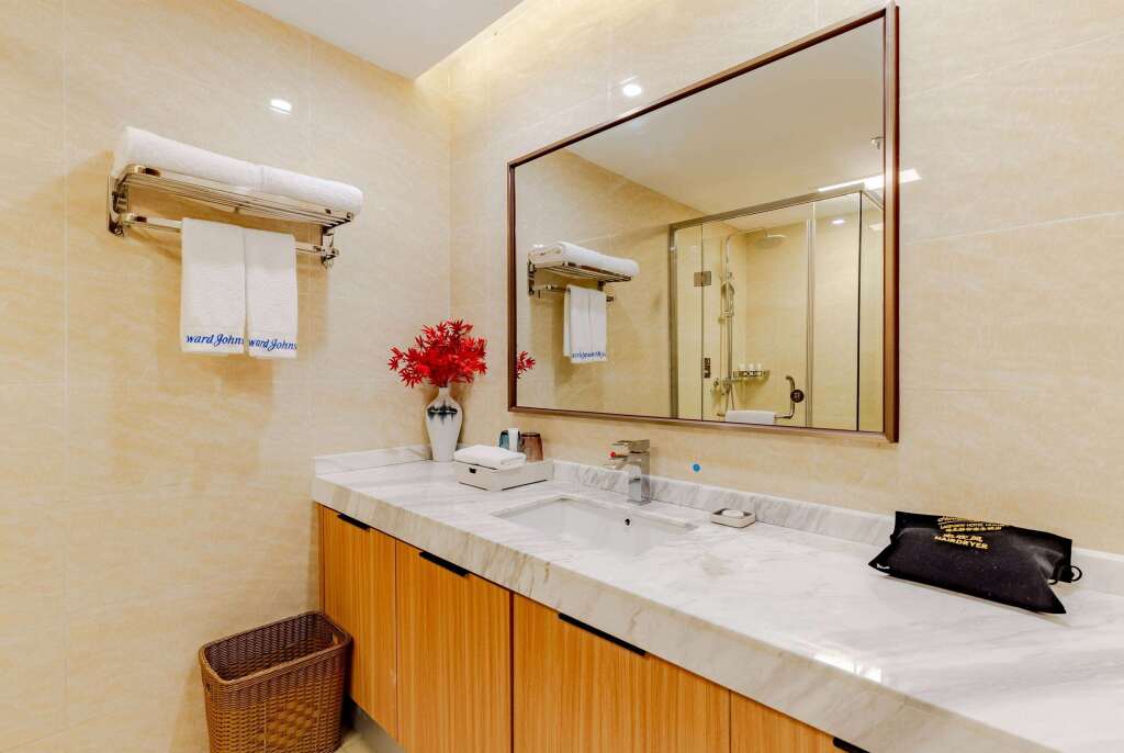 Хуайбэй: Howard Johnson Lakeview Hotel Huaibei