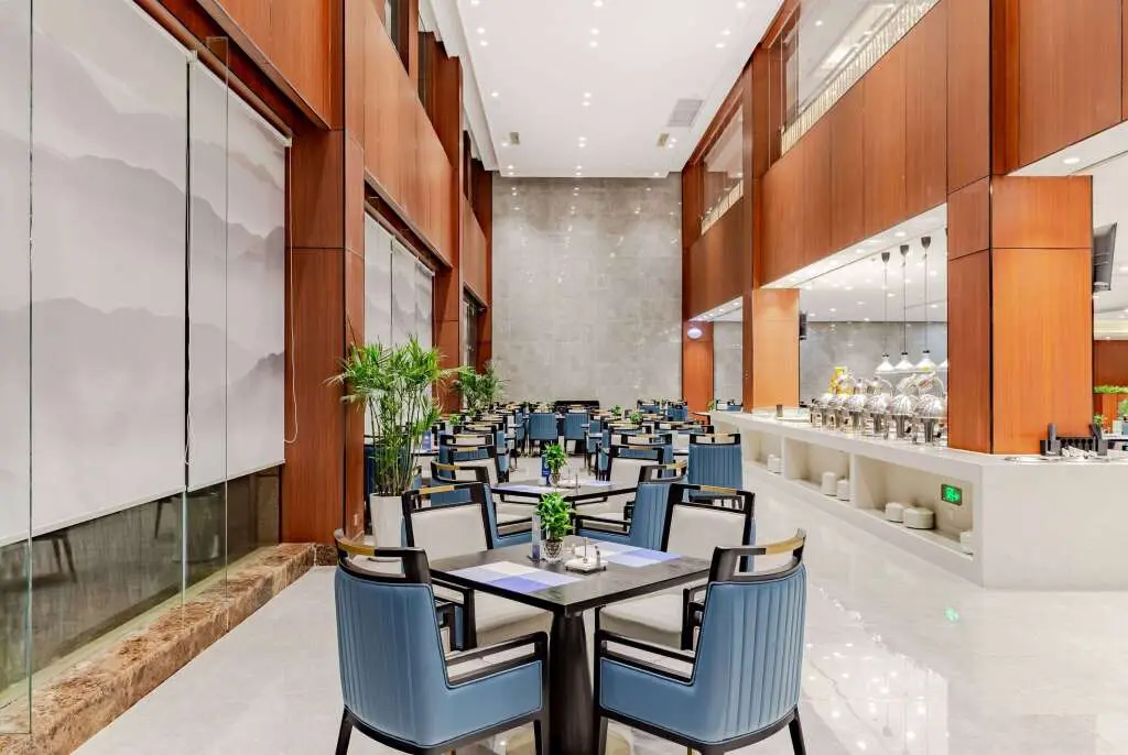 Хуайбэй: Howard Johnson Lakeview Hotel Huaibei