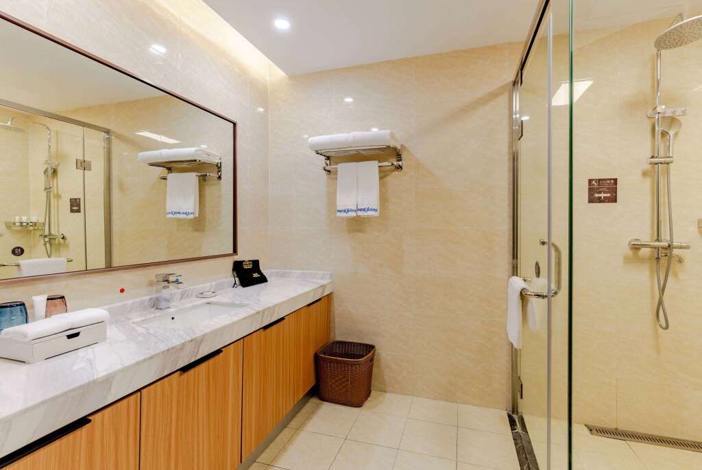 Хуайбэй: Howard Johnson Lakeview Hotel Huaibei
