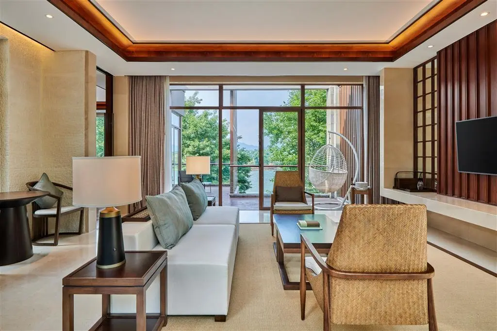 Цзюцзян: Lushan West Sea Resort, Curio Collection by Hilton