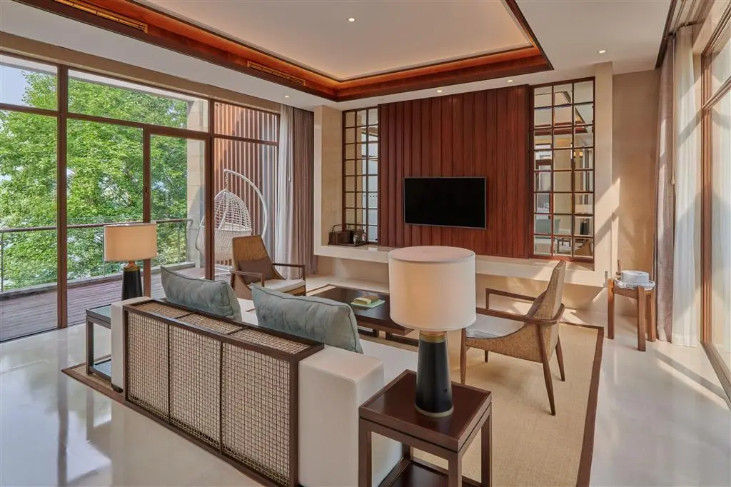 Цзюцзян: Lushan West Sea Resort, Curio Collection by Hilton